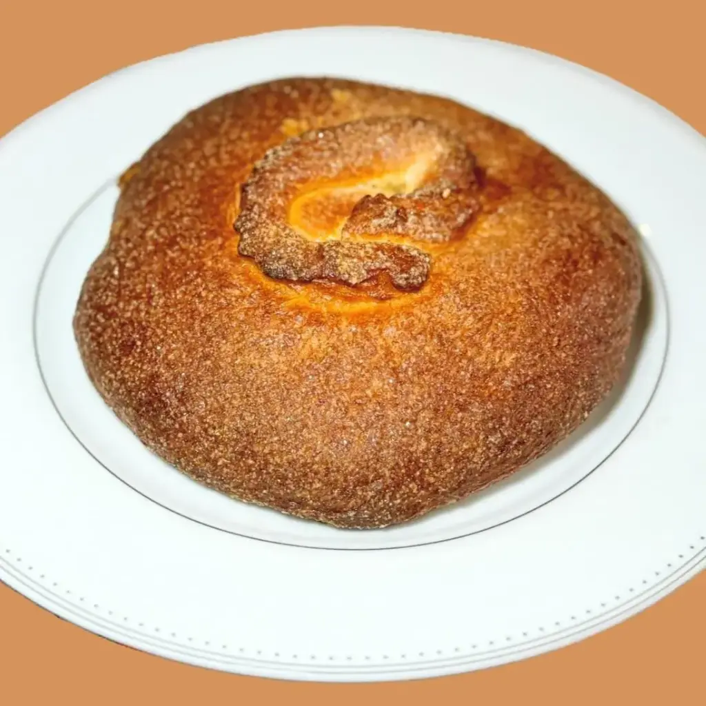 Torta Tendida Adornada de Azúcar